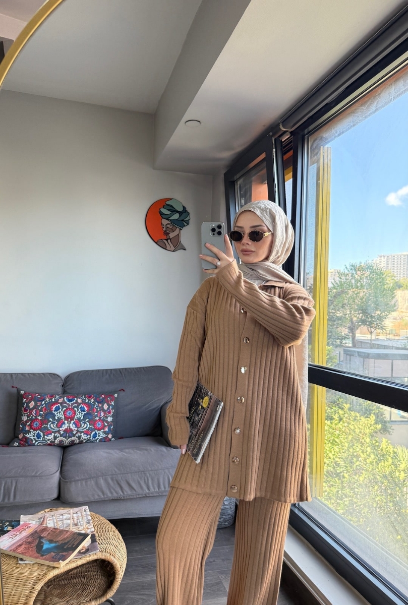 Full Düğmeli İkili Tesettür Şık Triko Takım - Camel