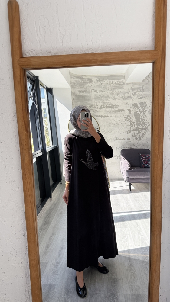 Taşlı Kuş Desenli Penye Tesettür Elbise - Siyah