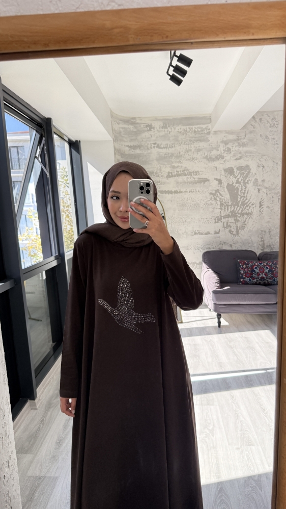 Taşlı Kuş Desenli Penye Tesettür Elbise - Kahve