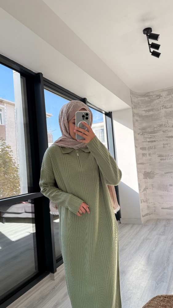 Fermuarlı Basic Triko Tesettür Elbise - Çağla
